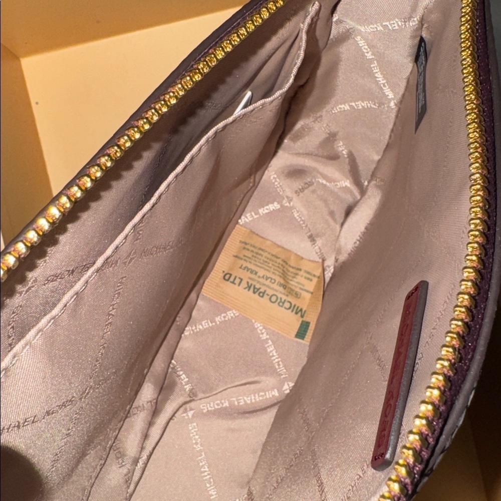 Michael Kors Metallic Clutch & Card Holder Oxblood Rouge Sombre Boxed Gift Set - Picture 6 of 9